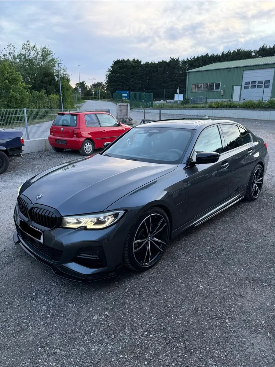 BMW 3 Series 2020 photo 3