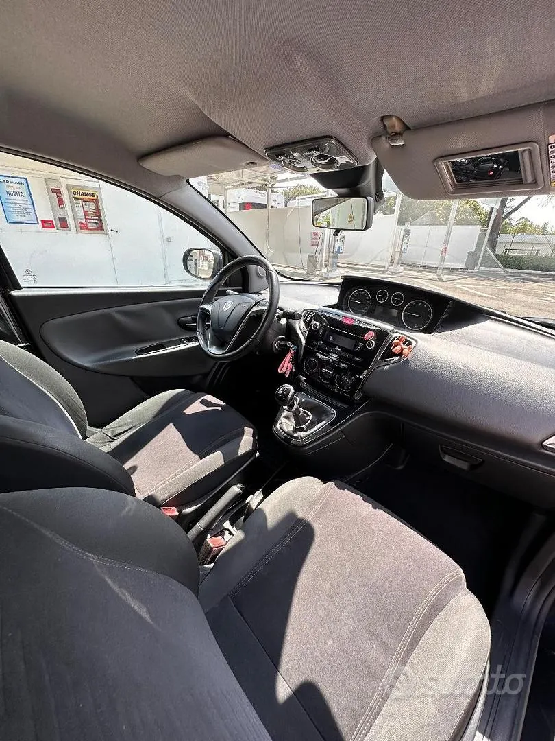 Lancia Ypsilon 2014 photo 3