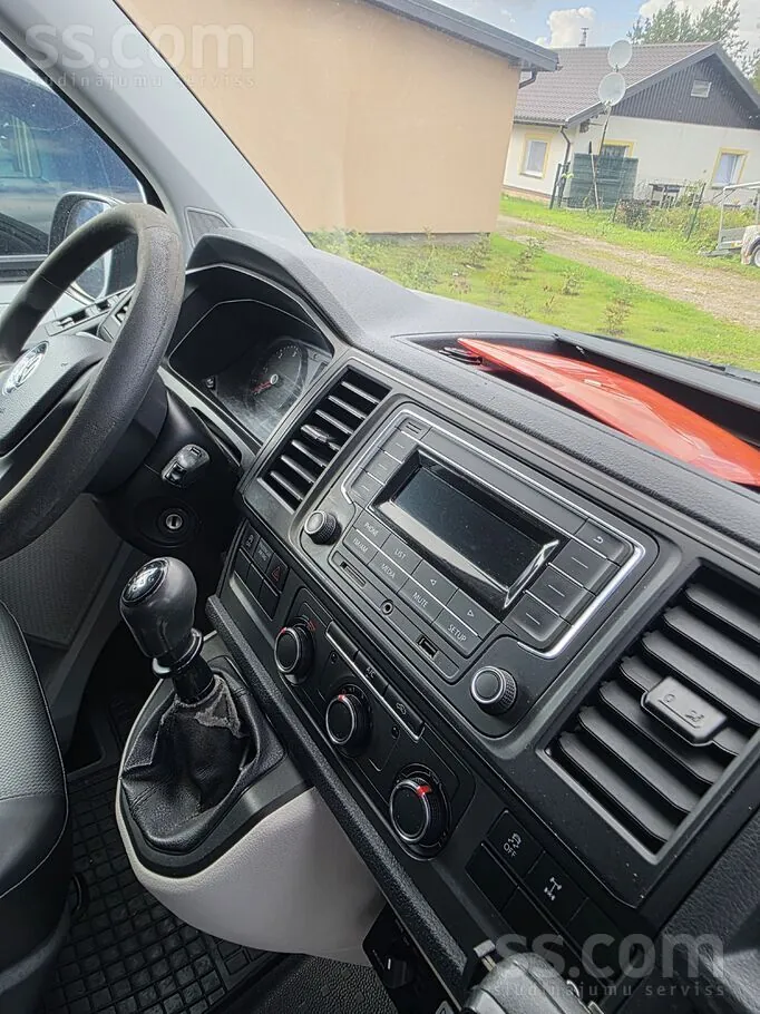 Volkswagen Transporter 2018 photo 4