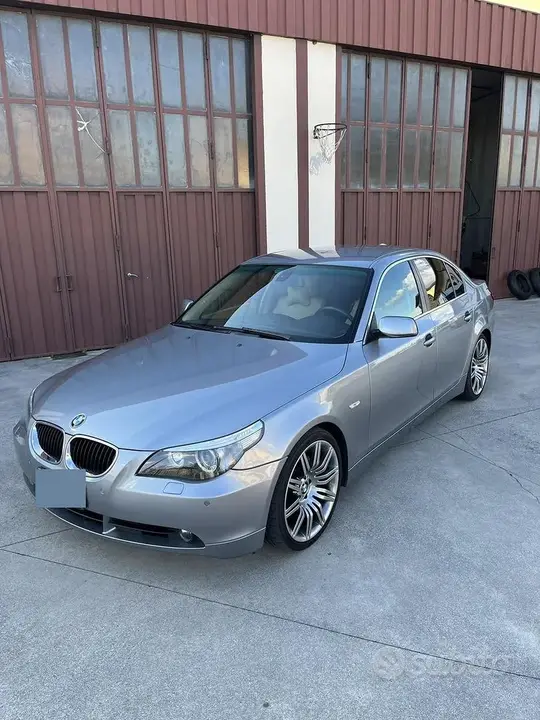 BMW 530D 2004 photo 2