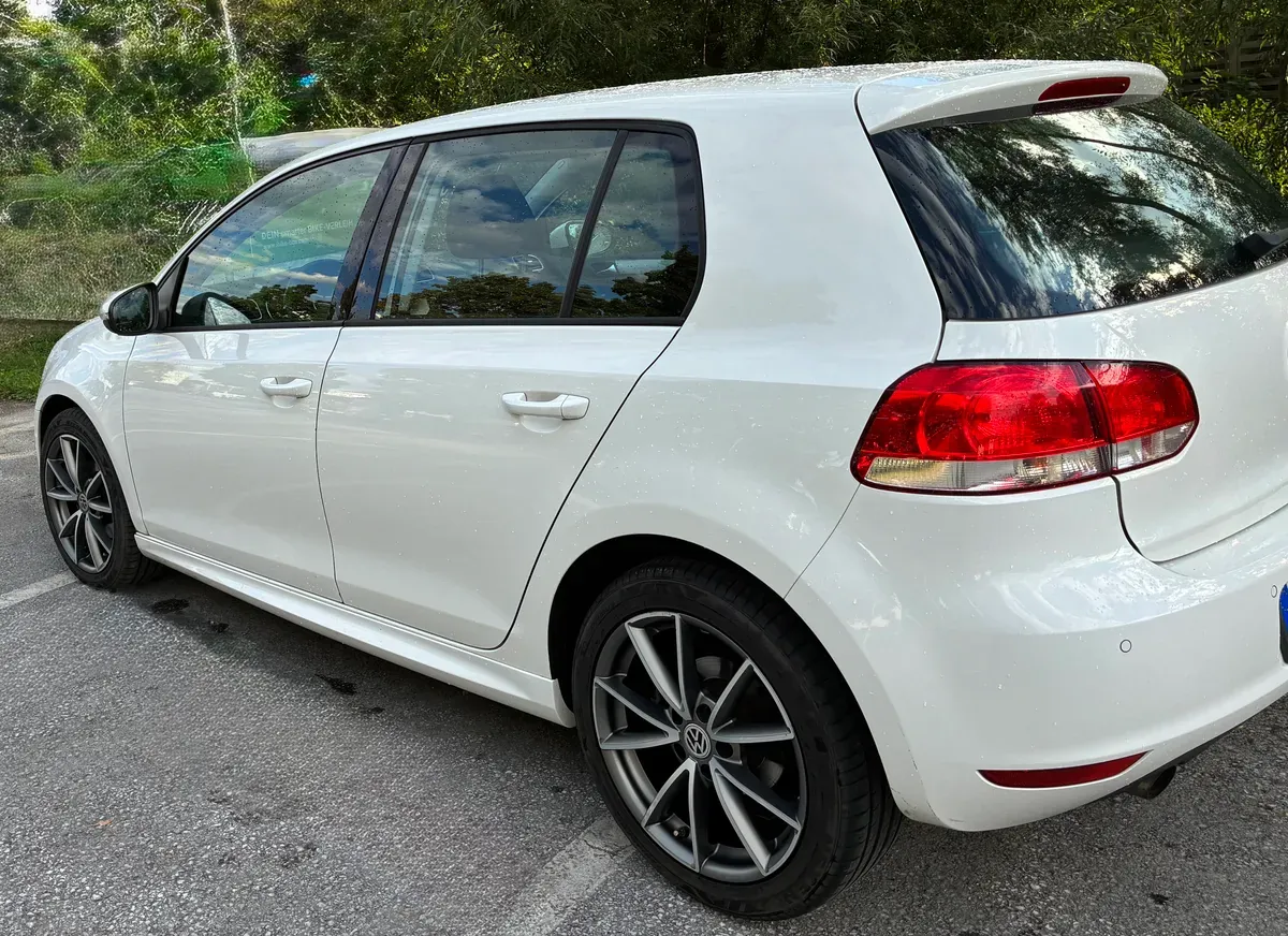 Volkswagen Golf 2009 photo 3