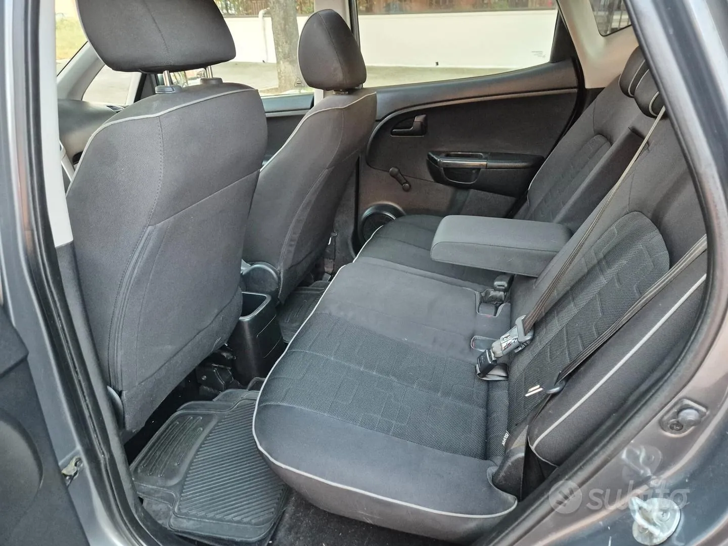Kia Venga 2012 photo 5