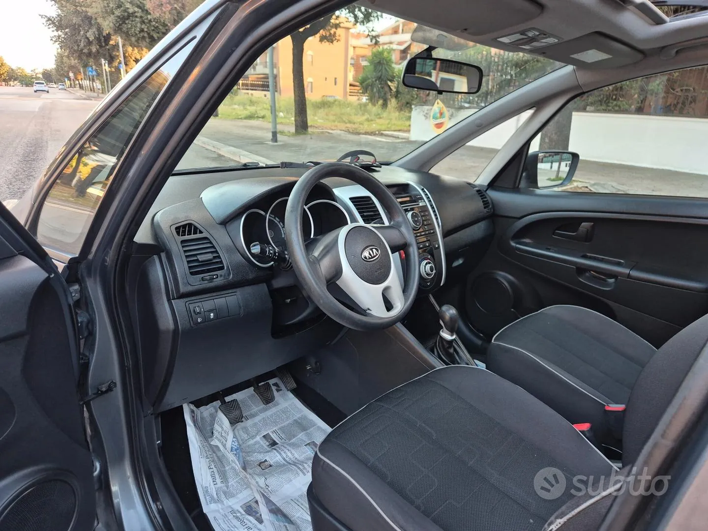 Kia Venga 2012 photo 4