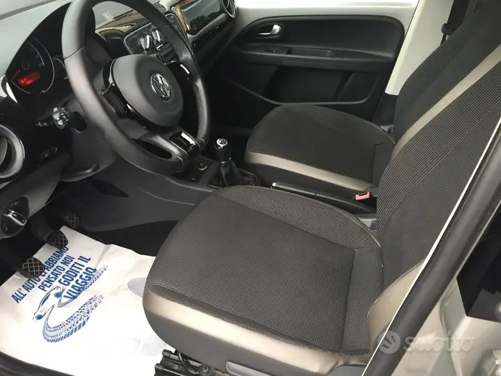 Volkswagen Up 2013 photo 2