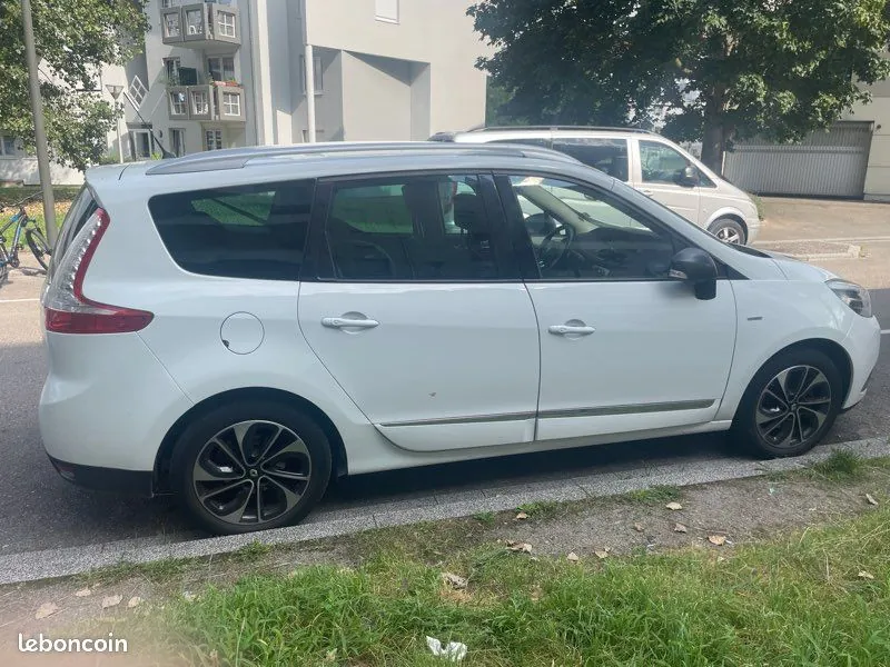 Renault Grand Scenic 2016 photo 2