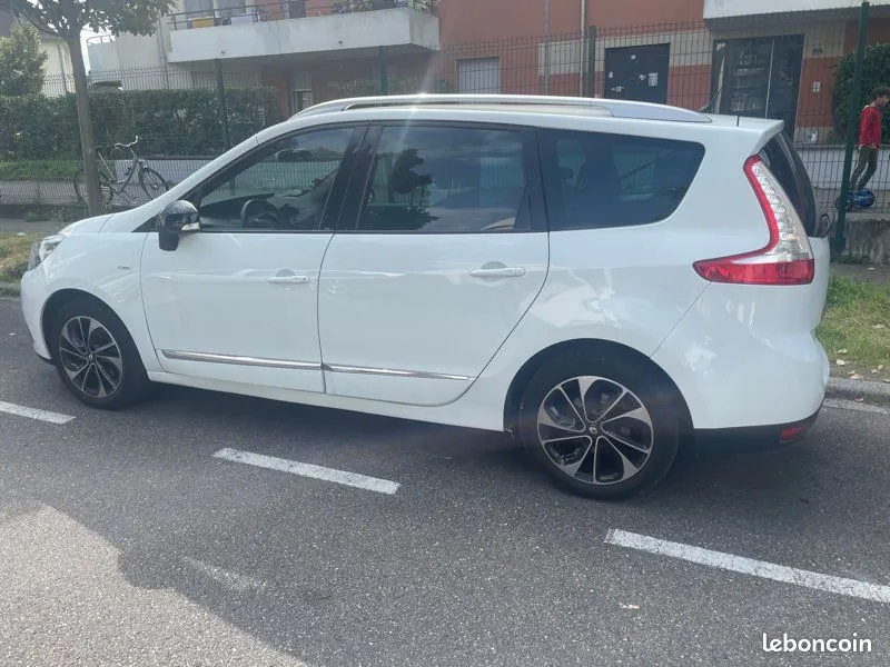 Renault Grand Scenic 2016 photo 3
