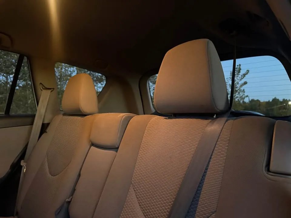 Toyota Rav4 2012 photo 4