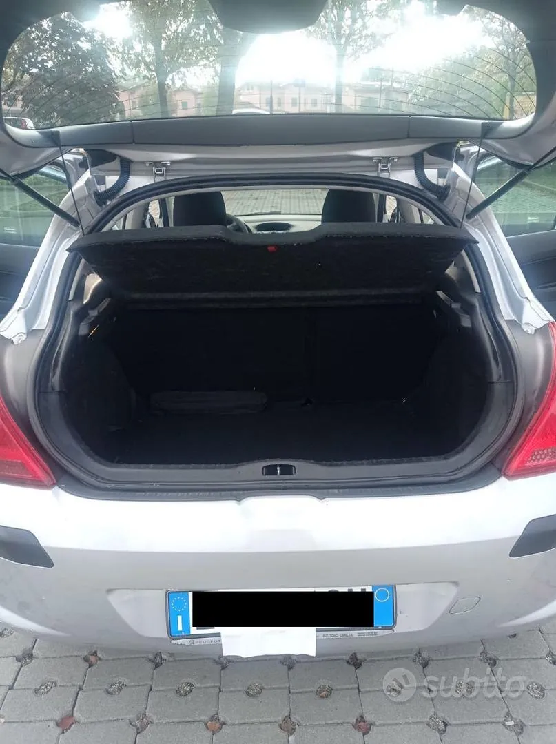 Peugeot 308 2011 photo 5
