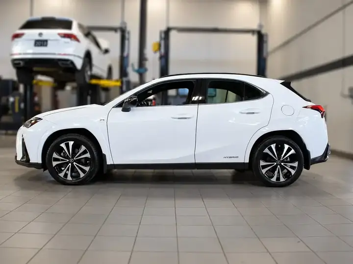 Lexus Ux 250H 2022 photo 3