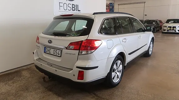 Subaru Outback 2011 photo 4