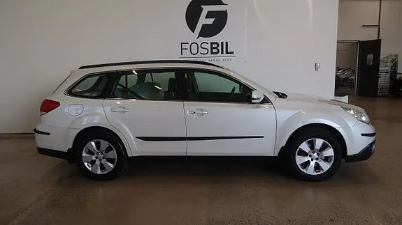 Subaru Outback 2011 photo 3