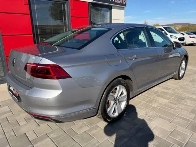 Volkswagen Passat 2022 photo 4