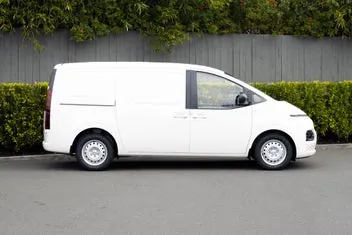 Hyundai Staria 2026 photo 3
