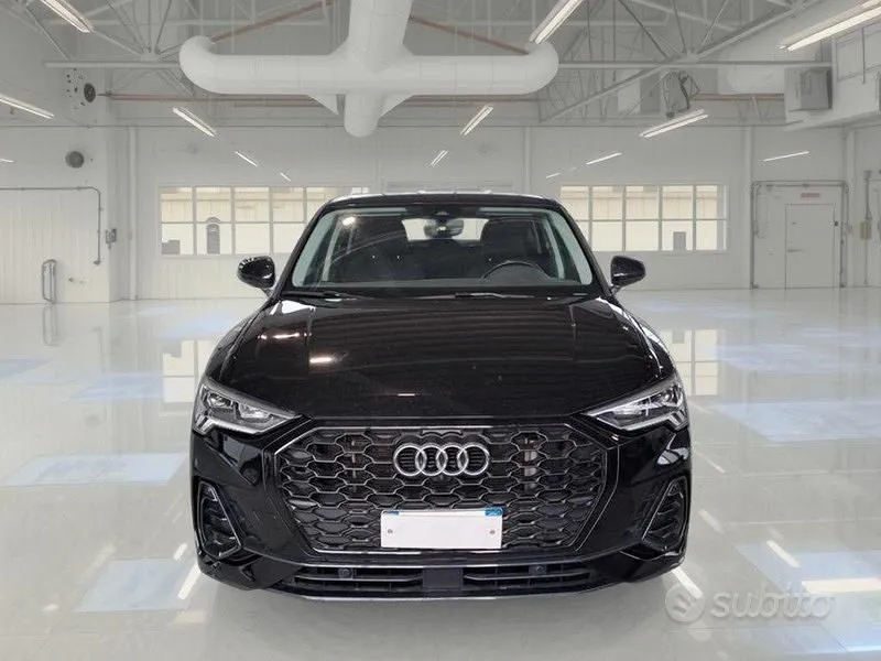 Audi Q3 2023 photo 2