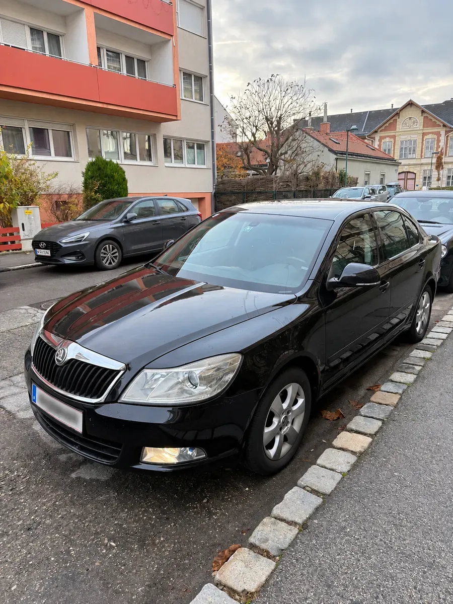 Skoda Octavia 2009 photo 2