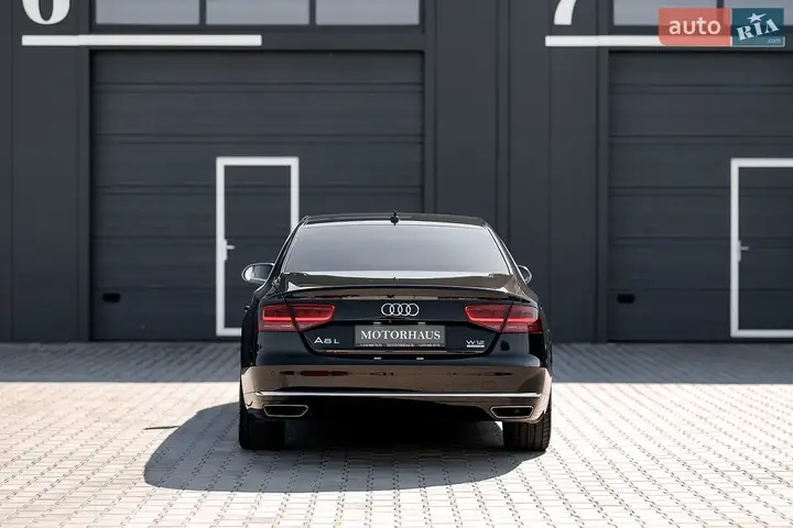 Audi A8 2012 photo 5