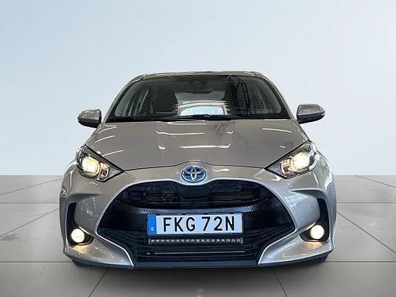Toyota Yaris 2023 photo 2