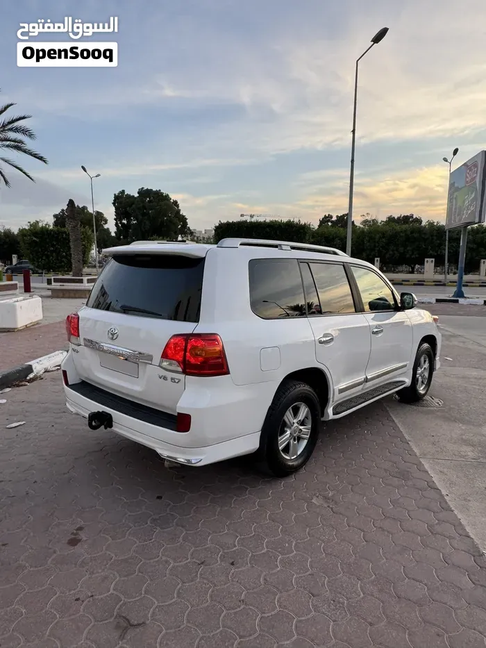 Toyota Land Cruiser 2013 photo 4