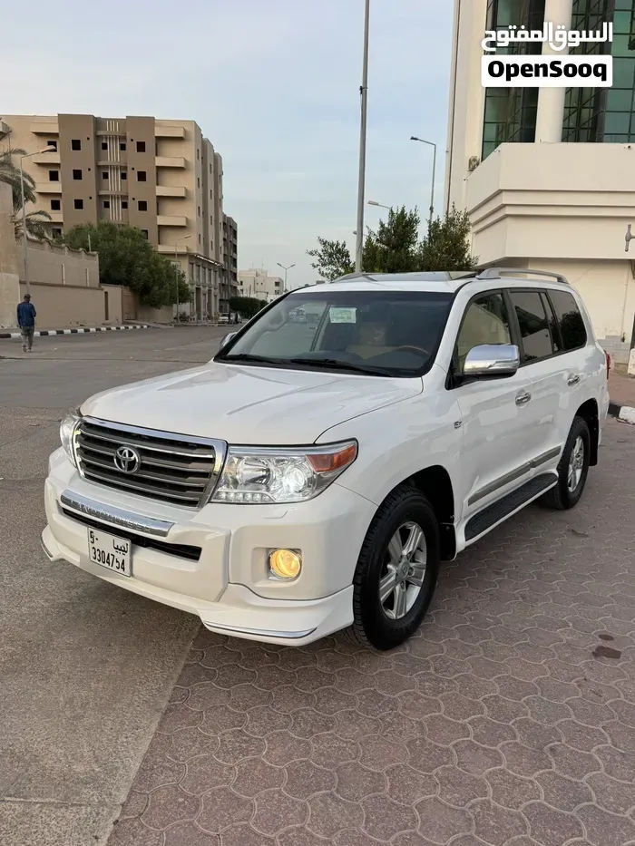 Toyota Land Cruiser 2013 photo 3