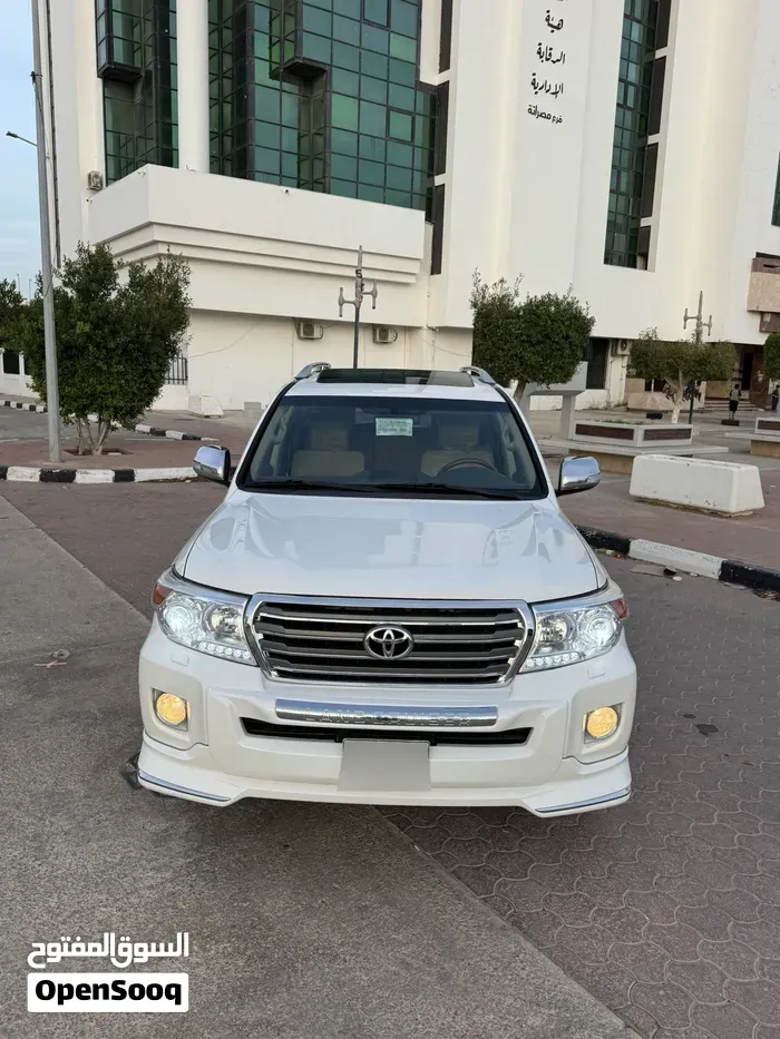 Toyota Land Cruiser 2013 photo 2