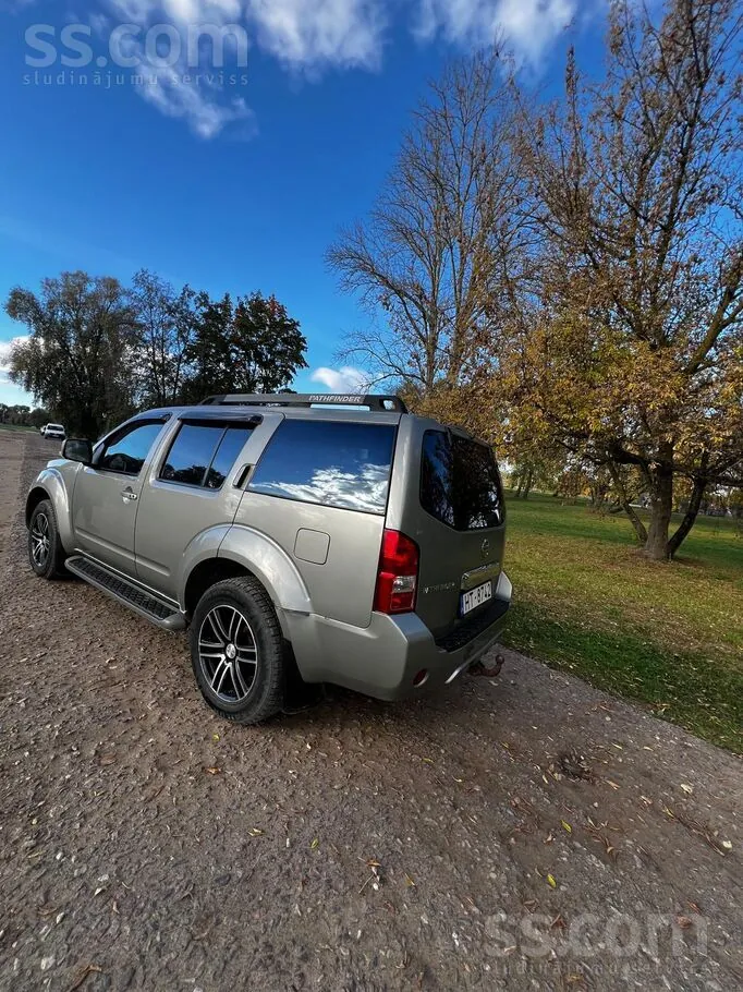 Nissan Pathfinder 2011 photo 3