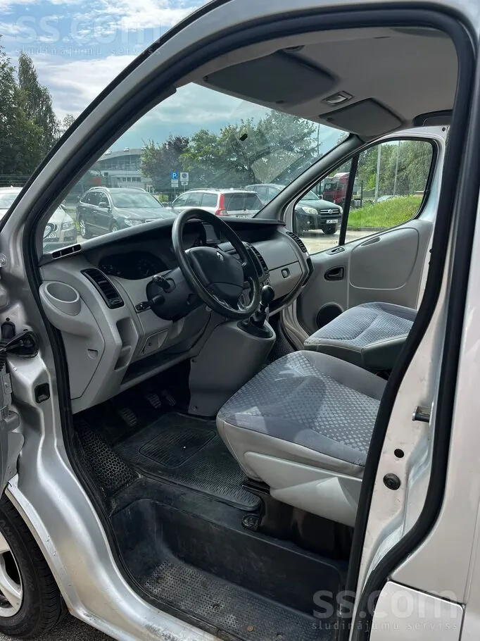 Renault Trafic 2010 photo 5