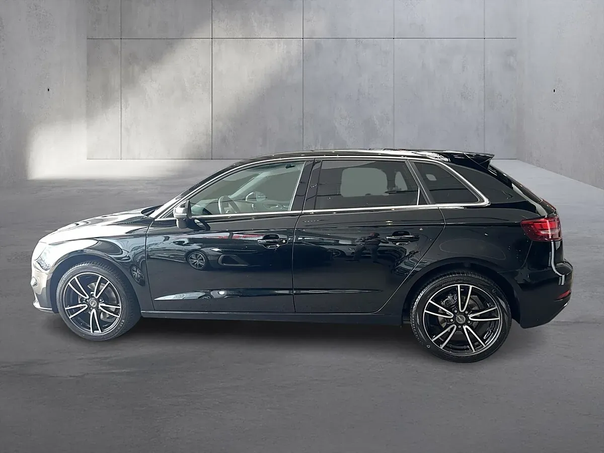Audi A3 2018 photo 2