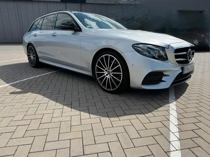 Mercedes-Benz E220