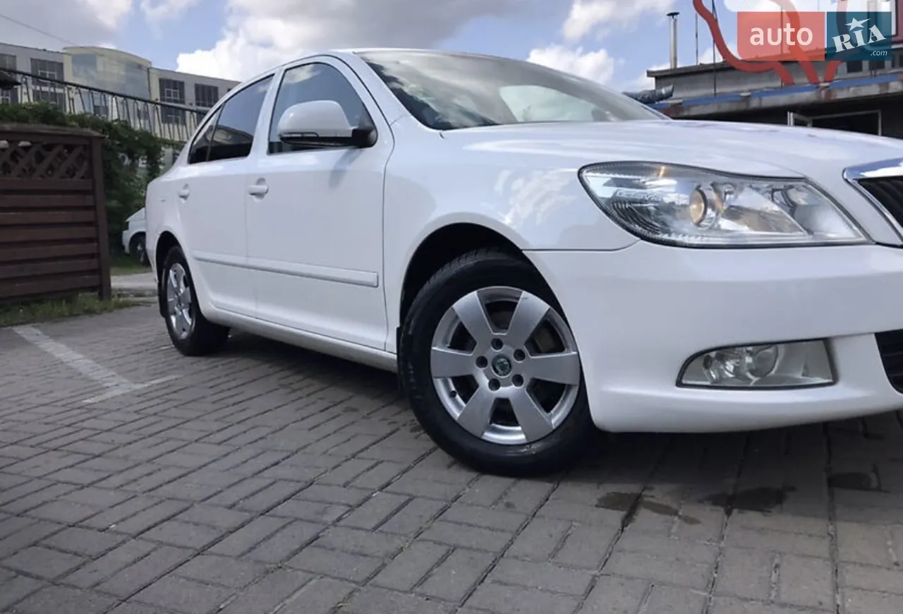 Skoda Octavia 2010 photo 2