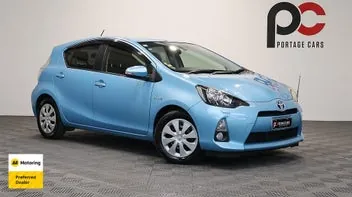Toyota Aqua 2013 photo 2