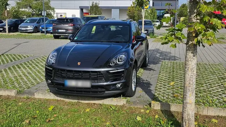 Porsche Macan S