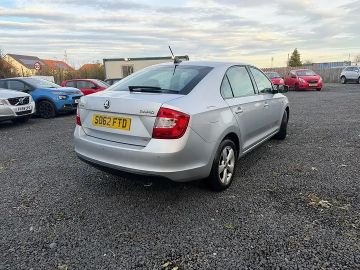 Skoda Rapid 2013 photo 3