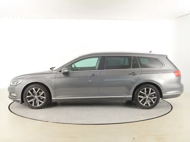 Volkswagen Passat 2017 photo 2