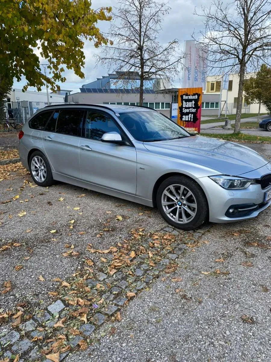 BMW 3 Series 2018 photo 3