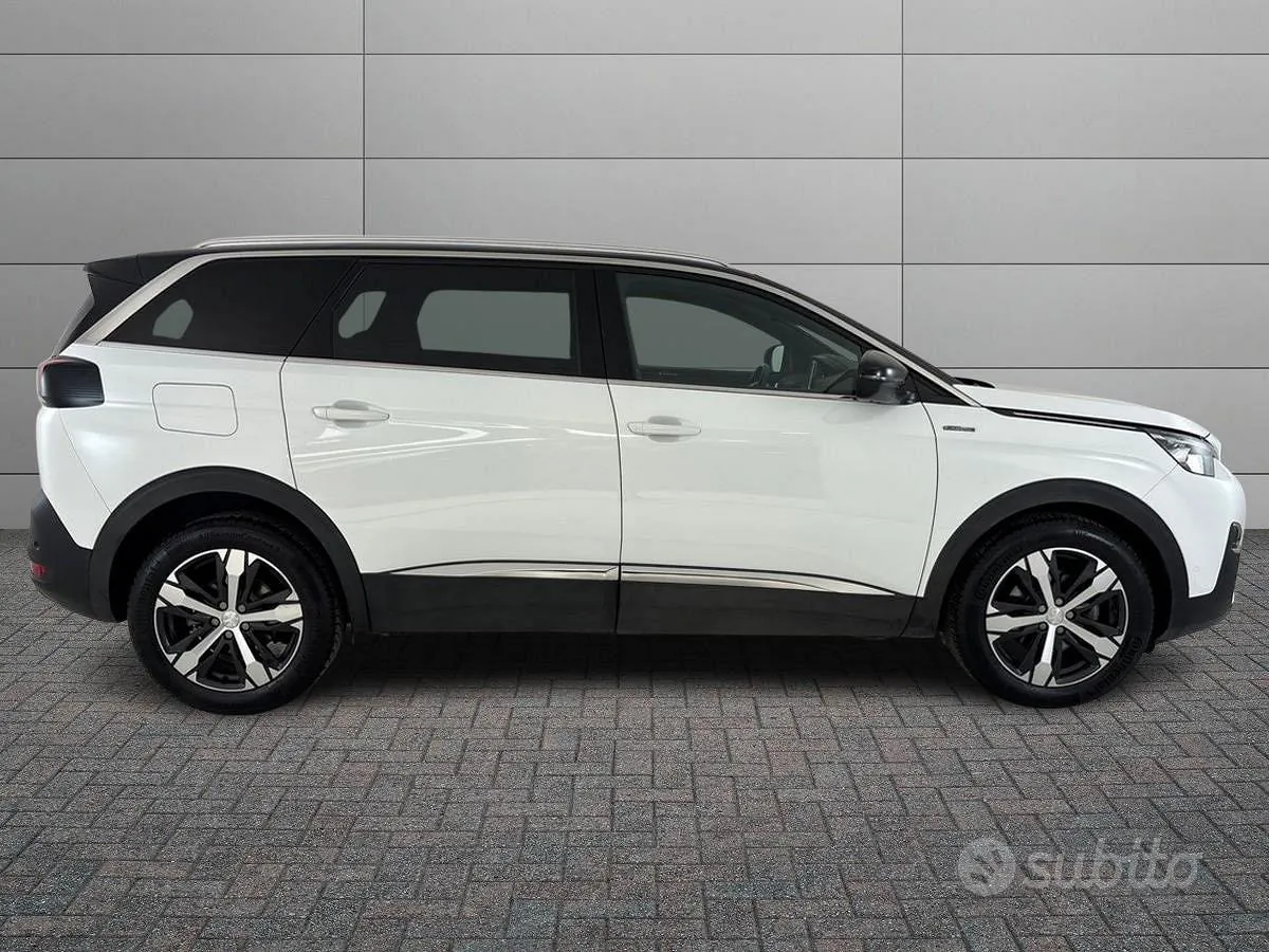 Peugeot 5008 2019 photo 3