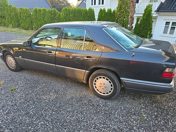 Mercedes-Benz 200 E 1991 photo 3