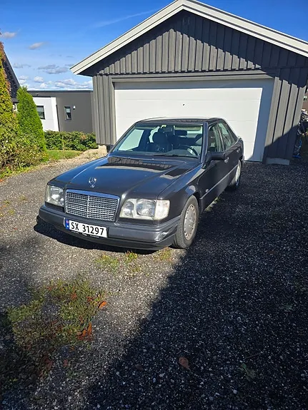 Mercedes-Benz 200 E