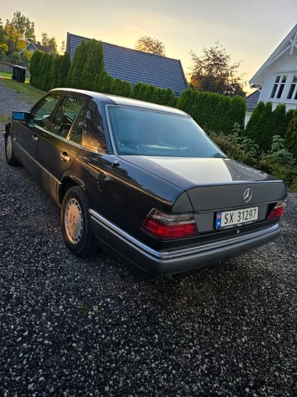 Mercedes-Benz 200 E 1991 photo 2