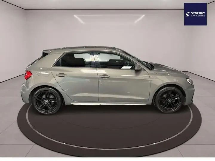 Audi A1 2021 photo 2