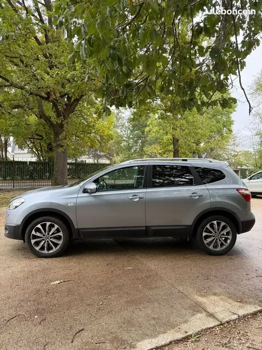 Nissan Qashqai+2 2012 photo 2
