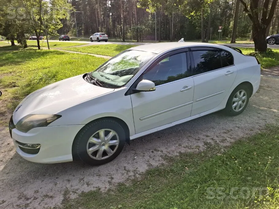Renault Laguna 2012 photo 4