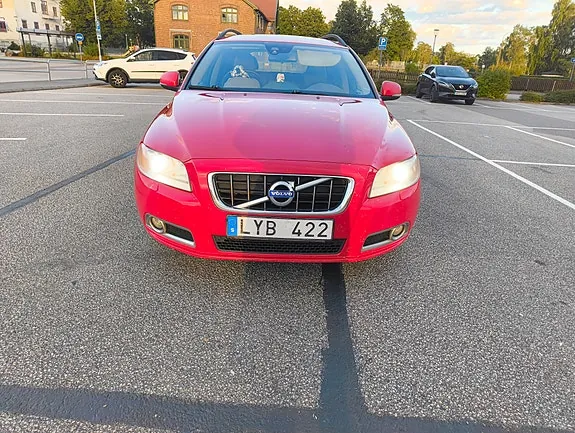 Volvo V70 2012 photo 4