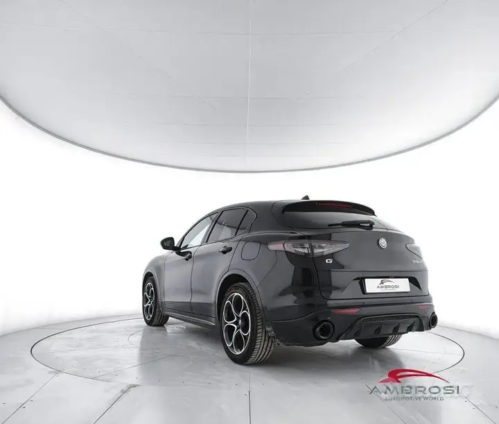 Alfa Romeo Stelvio 2025 photo 4