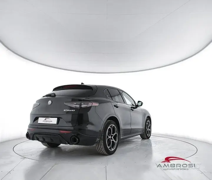 Alfa Romeo Stelvio 2025 photo 3