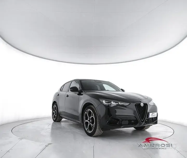 Alfa Romeo Stelvio 2025 photo 2
