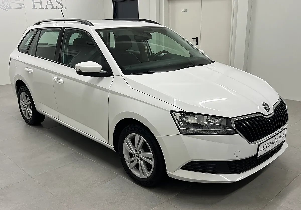 Skoda Fabia 2022 photo 2