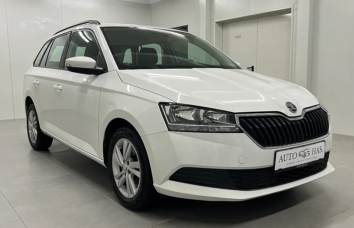 Skoda Fabia 2022 photo 3