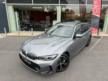 BMW 3 Series 2023 photo 2