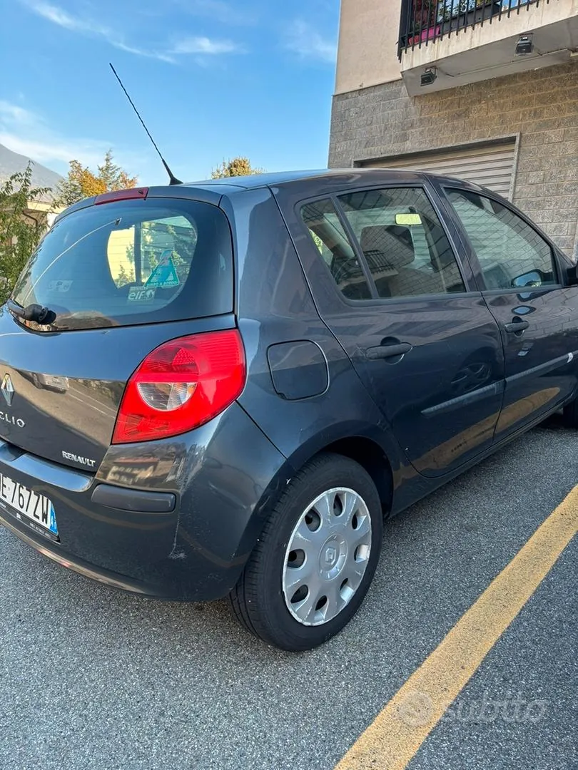 Renault Clio 2007 photo 5