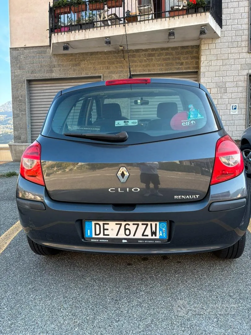 Renault Clio 2007 photo 4